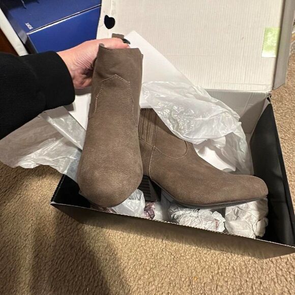 Torrid Dark Taupe Faux Leather Western Bootie Size 6.5 Wide Width NWT - Picture 6 of 6